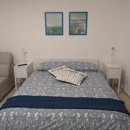 Guest house Enjoy 2*